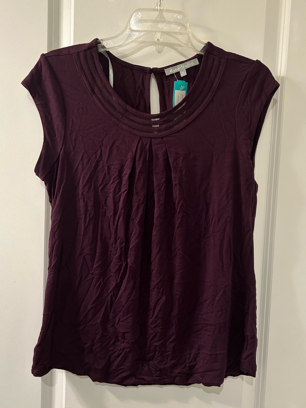 Daniel Rainn Women's Plum Cap-Sleeve Pleated Neck Top